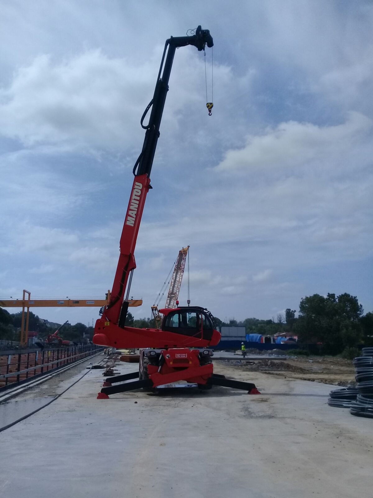 KİRALIK Manitou Telehandler 25 Metre 5 Ton ROTASYONLU