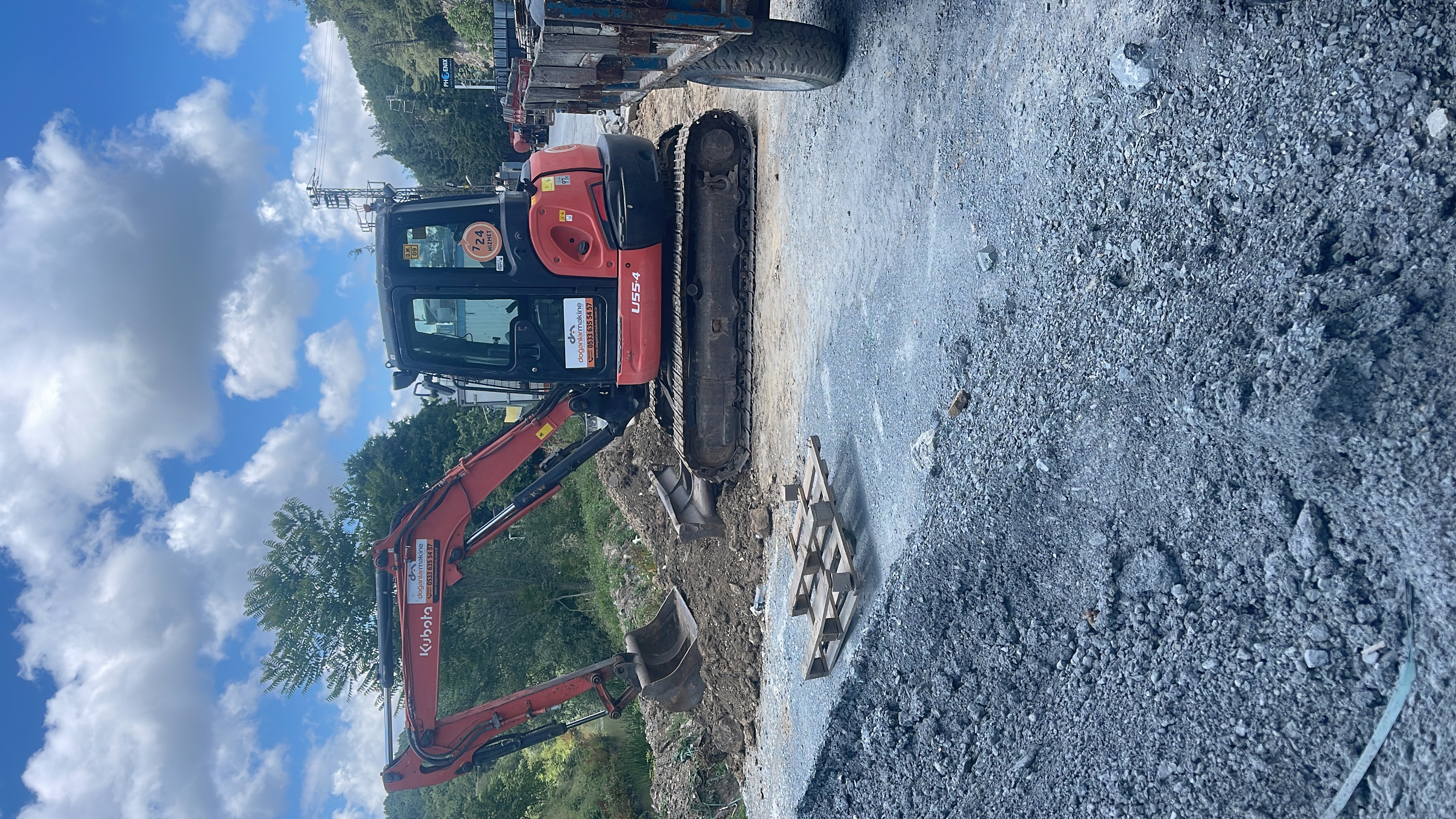 KİRALIK KIRICILI 6 TON MİNİ ESKAVATÖR